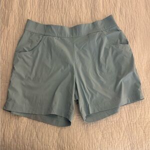 Columbia Women's Aqua Shorts. Quick Dri material. Size 1XL